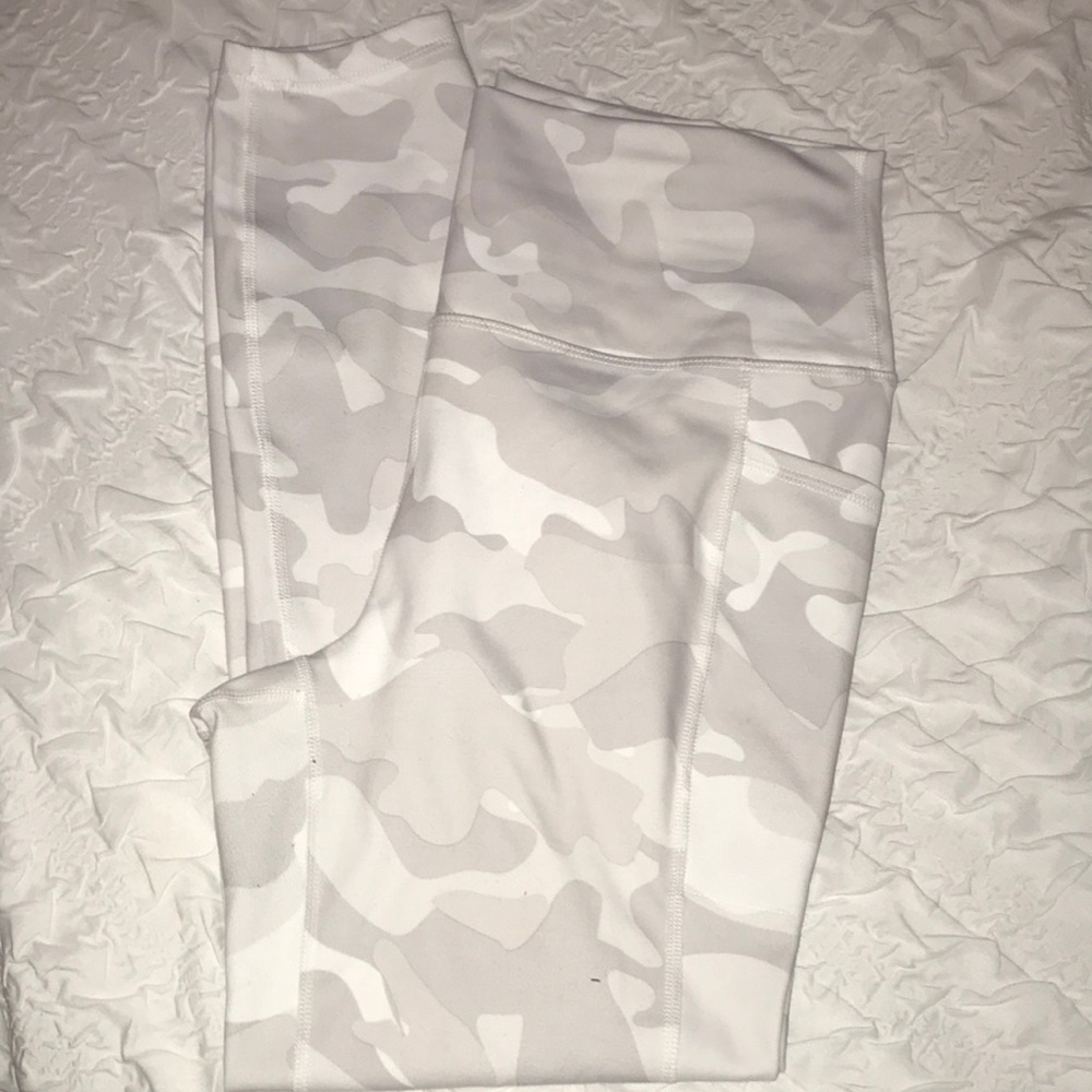 White and Gray Camo leggings with pockets